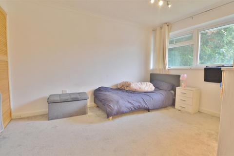 2 bedroom maisonette for sale, Bells Hill Green, Slough