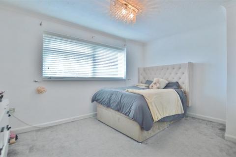 2 bedroom maisonette for sale, Bells Hill Green, Slough