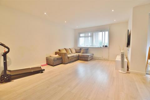 2 bedroom maisonette for sale, Bells Hill Green, Slough