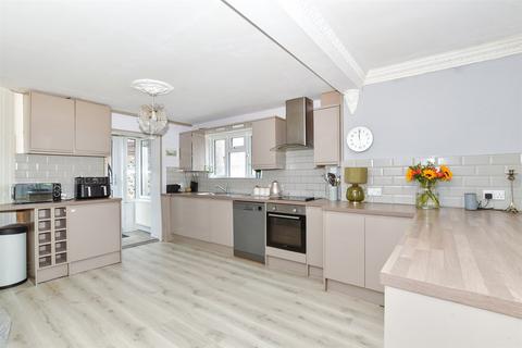 92 Frindsbury Road, Rochester, ME2 4HY