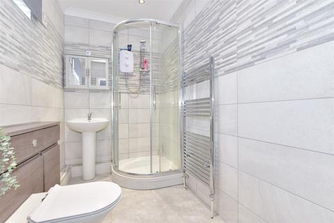92 Frindsbury Road, Rochester, ME2 4HY