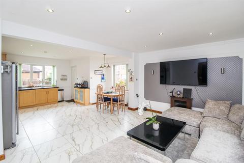 106 Pinderfields Road, Wakefield, WF1 3PL