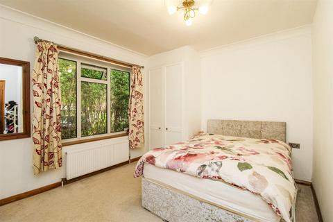 106 Pinderfields Road, Wakefield, WF1 3PL