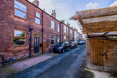 2 bedroom terraced house for sale, Binks Street, Wakefield WF1