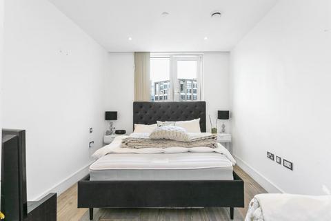 1 bedroom apartment to rent, Altitude Point, London E1