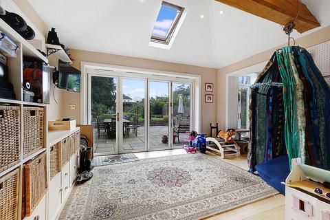 14 Upper Queens Road, Ashford, TN24 8HF