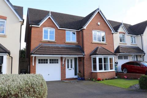 4 bedroom detached house for sale, Redmires Close, Rushall