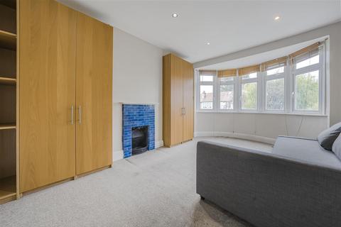 4 bedroom terraced house for sale, Grasmere Avenue, London