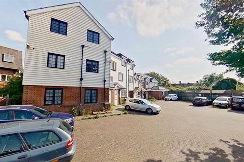 2 bedroom flat to rent, The George Mews, Hailsham