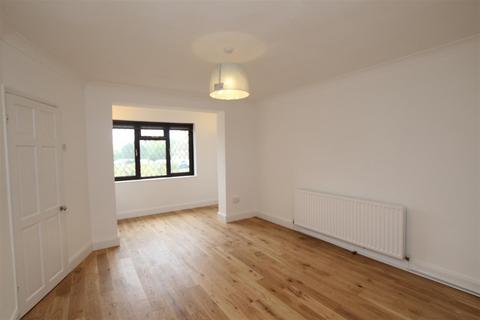 2 bedroom house to rent, Birkbeck Road, Hutton, Brentwood