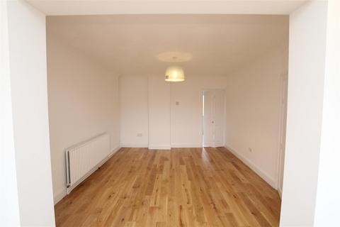 2 bedroom house to rent, Birkbeck Road, Hutton, Brentwood