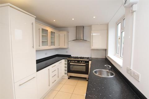 2 bedroom house to rent, Birkbeck Road, Hutton, Brentwood