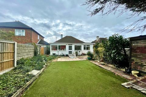 2 bedroom detached bungalow for sale, Elm Road, Canvey Island, SS8 7