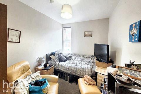 196 Colwick Road, Nottingham, NG2 4AX