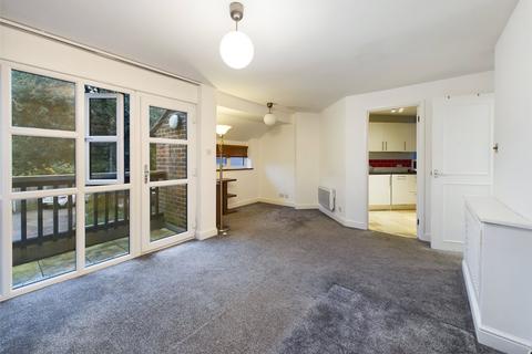 1 bedroom apartment for sale, Courtney Park Road, Langdon Hills, Basildon, Essex, SS16