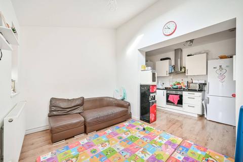 2 bedroom flat for sale, Kingston Road, New Malden, KT3