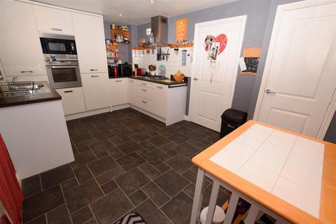 30 Caspian Crescent, Scartho Top, Grimsby, DN33 3RZ