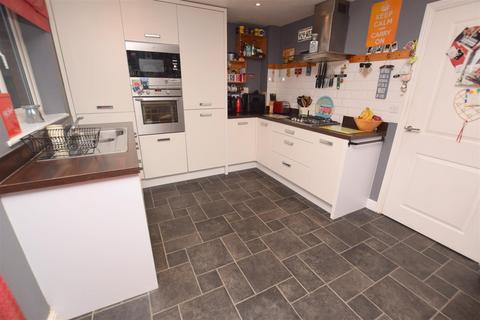 30 Caspian Crescent, Scartho Top, Grimsby, DN33 3RZ