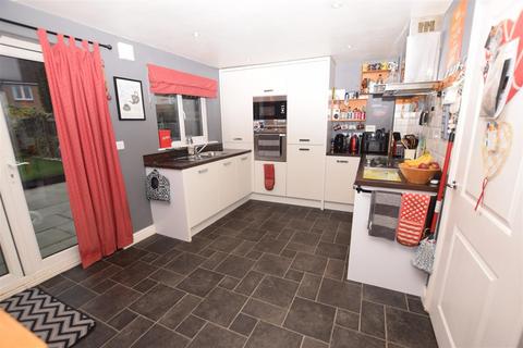 30 Caspian Crescent, Scartho Top, Grimsby, DN33 3RZ