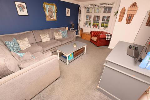 30 Caspian Crescent, Scartho Top, Grimsby, DN33 3RZ