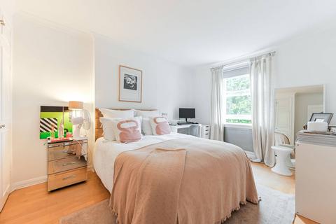 3 bedroom flat to rent, Cheniston Gardens, High Street Kensington, London, W8