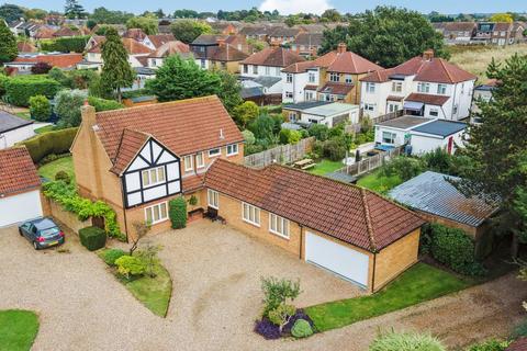 4 bedroom detached house for sale, Leacroft Road, Iver SL0