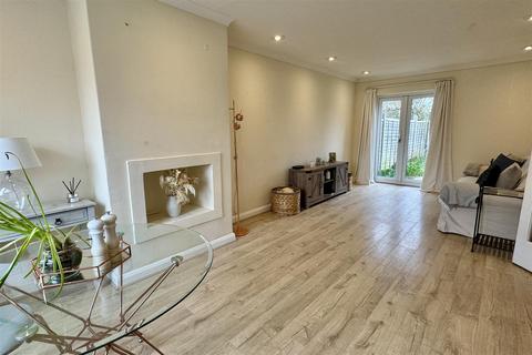 4 bedroom terraced house for sale, Godalming - 4 Beds - No  Chain