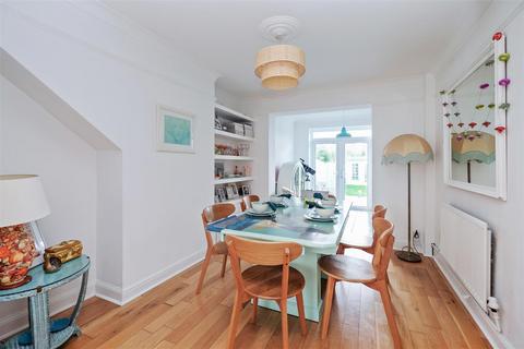 3 bedroom semi-detached house for sale, Graystone Road, Whitstable