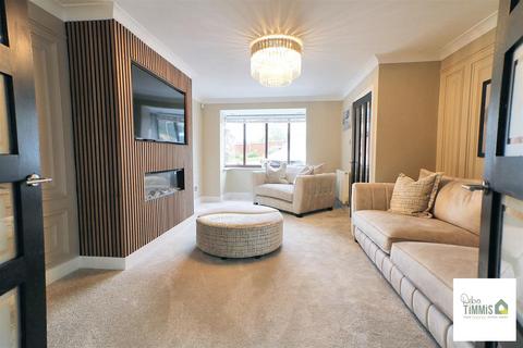 3 Avonwick Grove, Stoke-on-trent, ST1 6UA