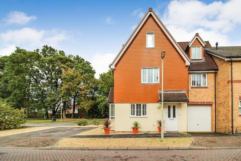 4 bedroom end of terrace house for sale, Mulberry Way,  Farnborough , GU14