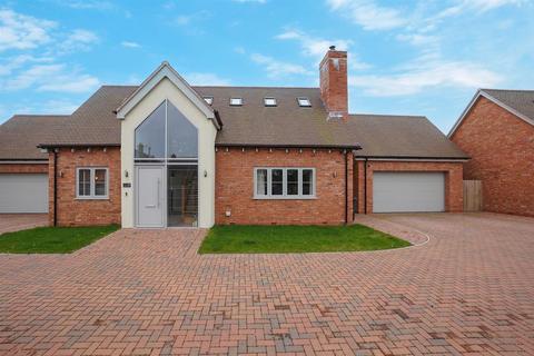 3 bedroom detached house for sale, Damson Close, Welford On Avon