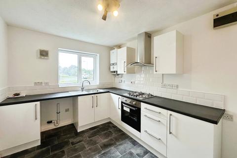 2 bedroom house to rent, Meadow Walk, Bolton BL4