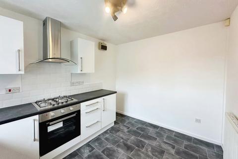 2 bedroom house to rent, Meadow Walk, Bolton BL4