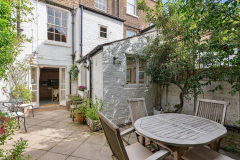 3 bedroom terraced house for sale, St. Barnabas Street, London, SW1W