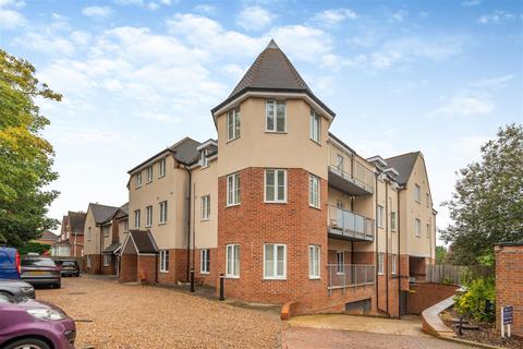 1 bedroom flat for sale, Castlegate, Chorleywood WD3