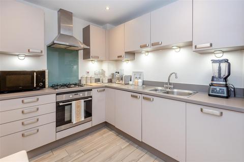 1 bedroom flat for sale, Castlegate, Chorleywood WD3