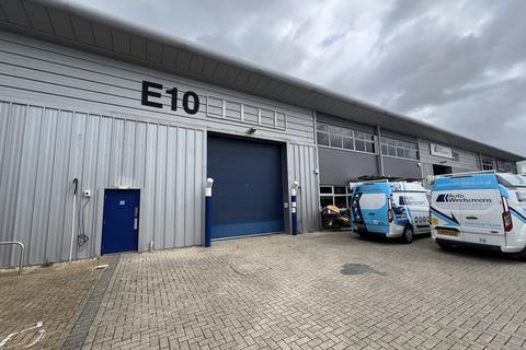 Warehouse to rent, Voyager Park, Unit E10, Portfield Road, Portsmouth, PO3 5FL