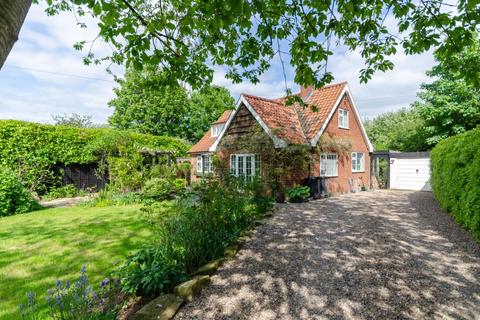 4 bedroom detached house to rent, High Street, Whixley