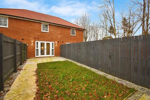 2 bedroom terraced house for sale, Banks Drive, Hessle