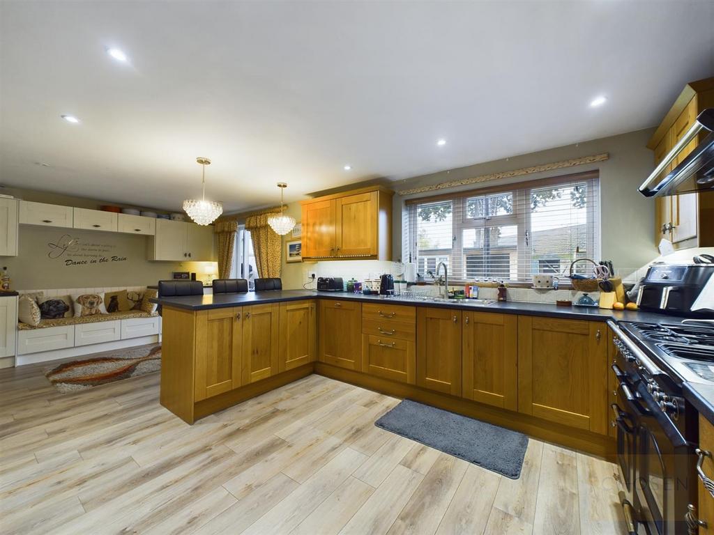 Cavendish Avenue, Churchdown, Gloucester 4 bed detached house for sale