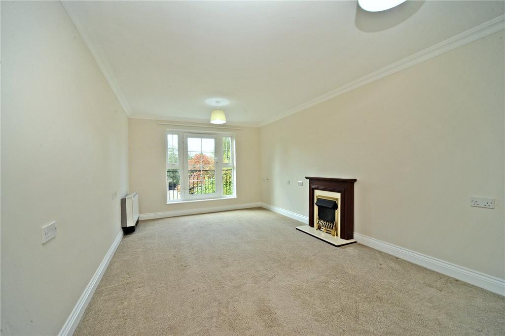 Bolters Lane, Banstead, Surrey, SM7 2 bed apartment for sale £365,000