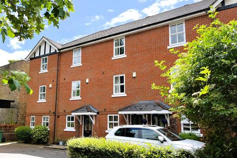 3 bedroom townhouse to rent, Dairy Close, Bromley BR1