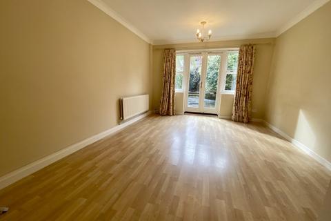 3 bedroom townhouse to rent, Dairy Close, Bromley BR1