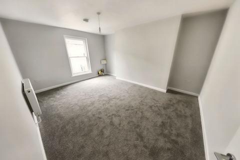 2 bedroom flat to rent, Aberdare CF44