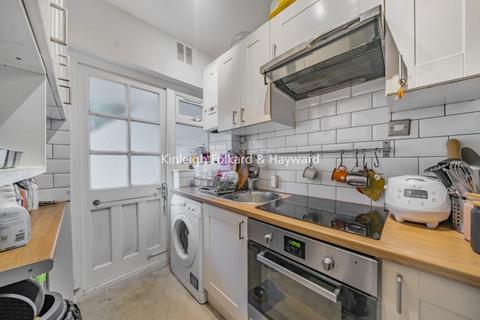 2 bedroom flat to rent, Grover Court Loampit Hill SE13