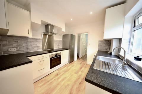 4 bedroom terraced house for sale, De Grey Street, Hull