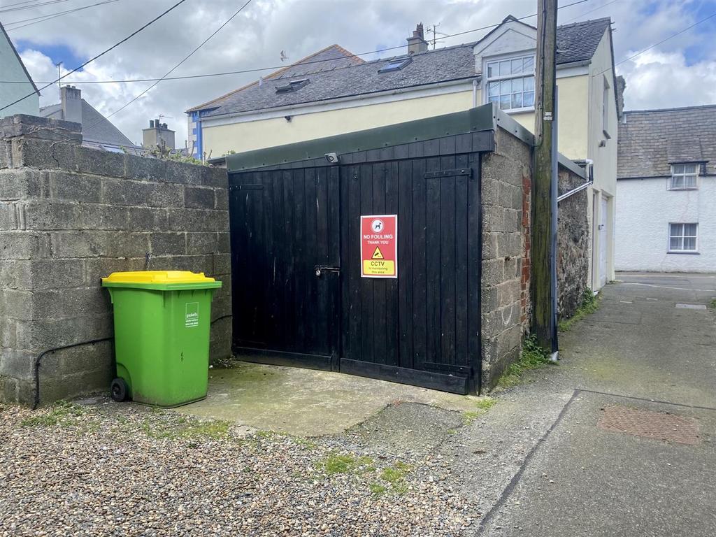 Traditional Garage