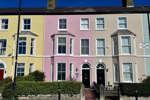 5 bedroom townhouse for sale, Lluest, 3 West End, Beaumaris