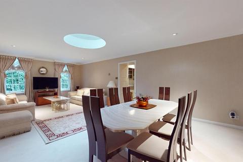 3 bedroom flat for sale, Rutland Gate, London SW7