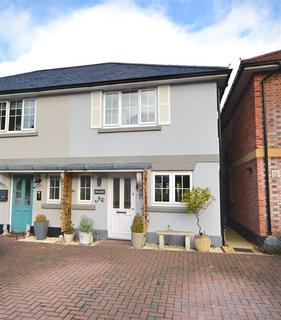 2 bedroom end of terrace house for sale, Mount Pleasant Avenue South, Weymouth